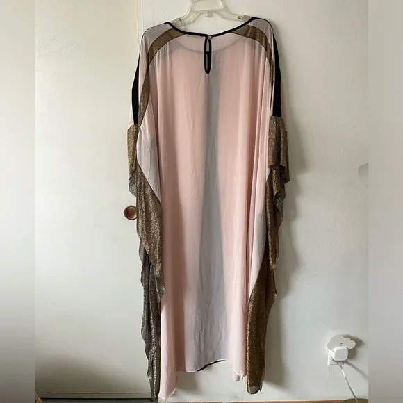 Luxury Pink and Gold Women's abaya kuftan dress - Picture 2 of 5